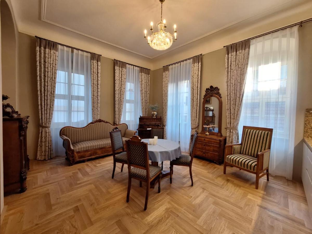Stadtpalais Marche-Suite Maximal 2 Personen Und 1 Kleinkind 바우트젠 외부 사진